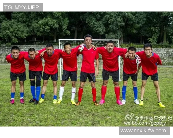 全兴足球队奋勇争先展现团队精神和拼搏意志的精彩瞬间